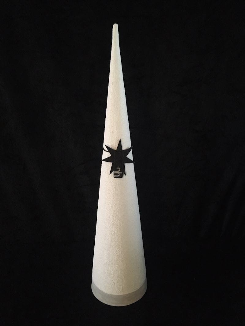 Sanded Cone fra OOhh Collection i hvid m/sort stjerne, Stor